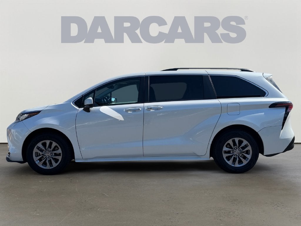 2023 Toyota Sienna XLE 8 Passenger
