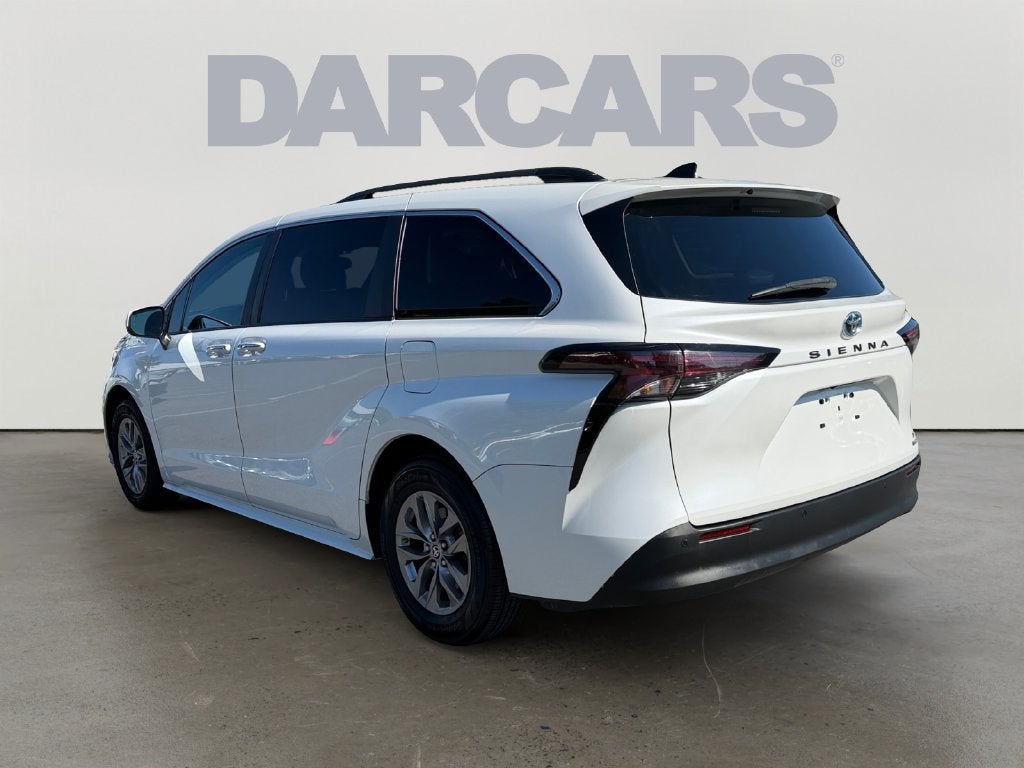 2023 Toyota Sienna XLE 8 Passenger