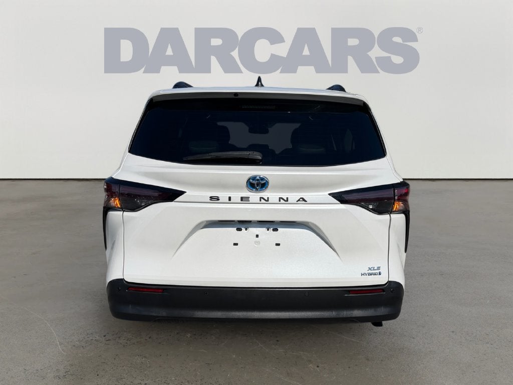 2023 Toyota Sienna XLE 8 Passenger