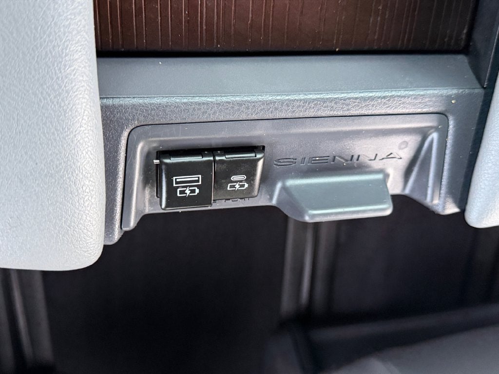 2024 Toyota Sienna XLE 7 Passenger