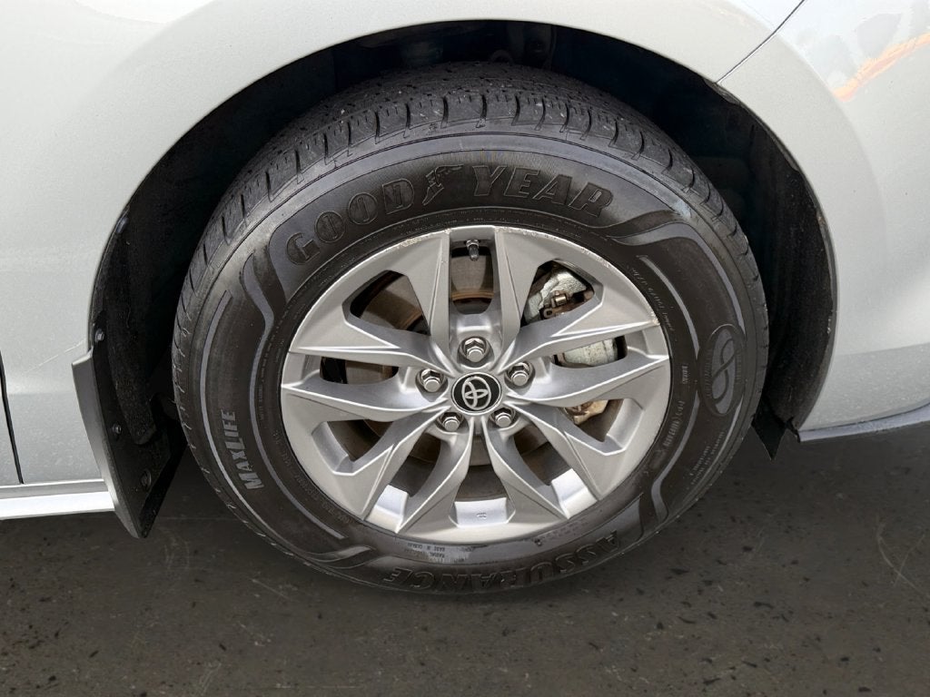 2024 Toyota Sienna XLE 7 Passenger