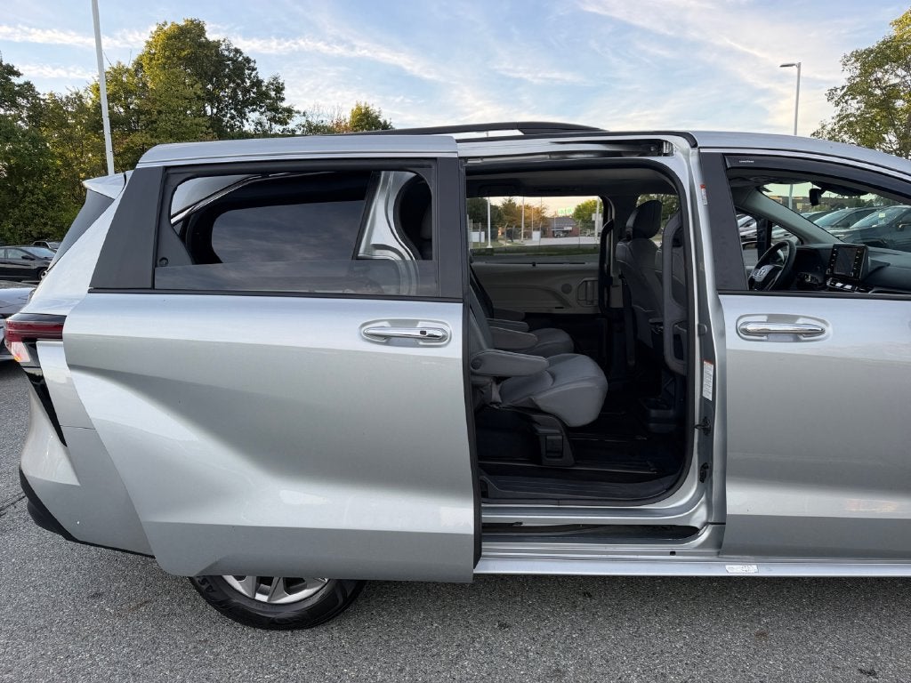 2024 Toyota Sienna XLE 7 Passenger