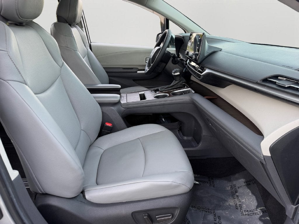2024 Toyota Sienna XLE 7 Passenger