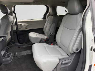 2021 Toyota Sienna XLE 8 Passenger