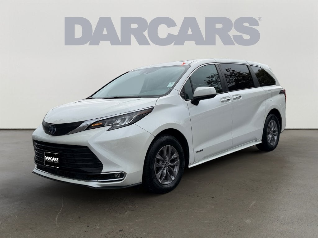 2021 Toyota Sienna XLE 8 Passenger