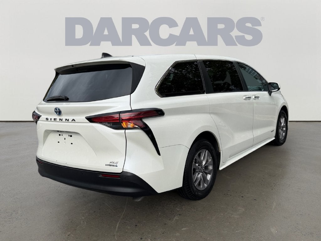 2021 Toyota Sienna XLE 8 Passenger