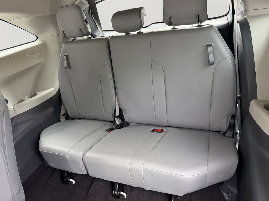 2021 Toyota Sienna XLE 8 Passenger