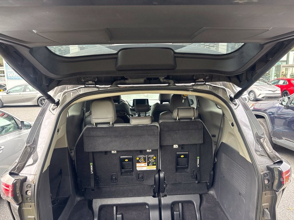 2022 Toyota Sienna XLE 8 Passenger