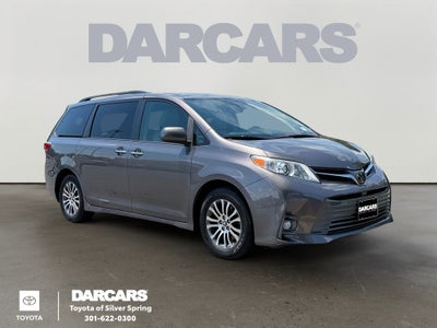2019 Toyota Sienna XLE Premium 8 Passenger LOW MILES!