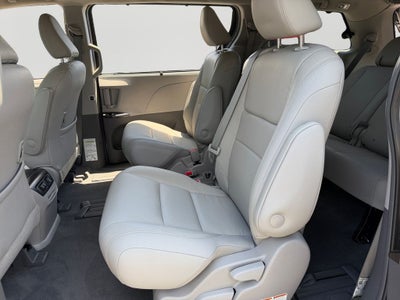 2019 Toyota Sienna XLE Premium 8 Passenger LOW MILES!