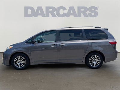2019 Toyota Sienna XLE Premium 8 Passenger LOW MILES!