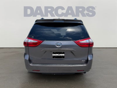 2019 Toyota Sienna XLE Premium 8 Passenger LOW MILES!