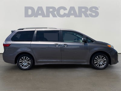 2019 Toyota Sienna XLE Premium 8 Passenger LOW MILES!