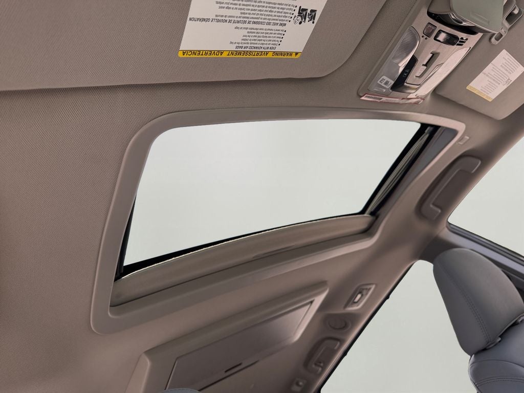 2019 Toyota Sienna XLE Premium 8 Passenger LOW MILES!