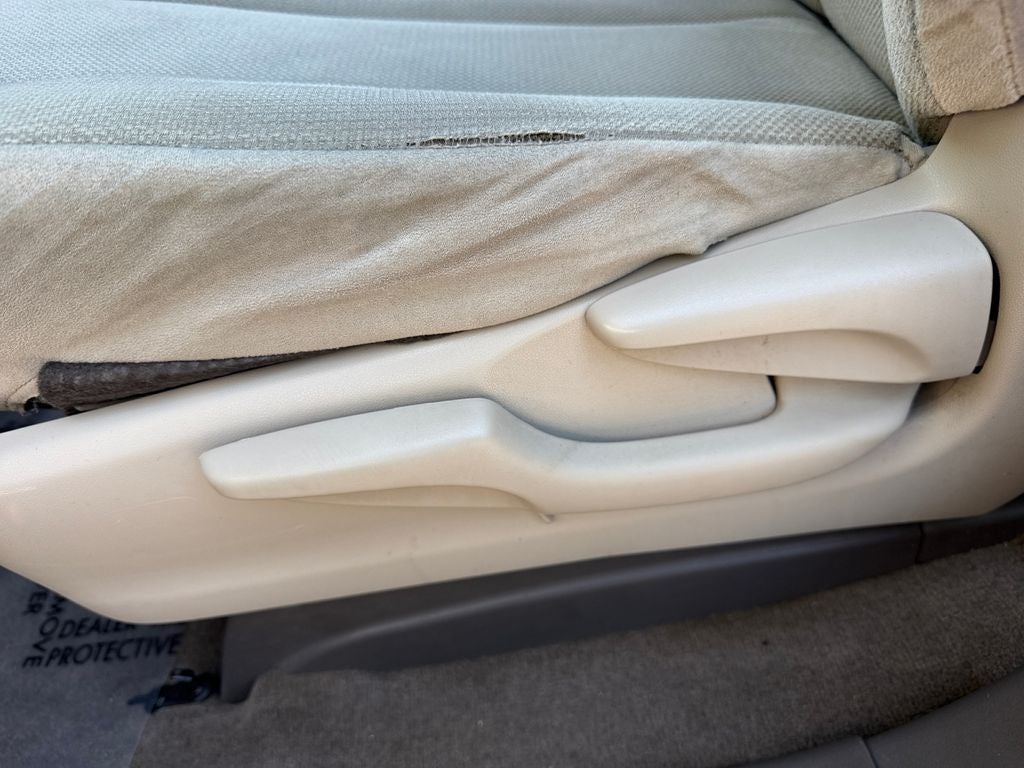 2012 Toyota Sienna Base 7 Passenger