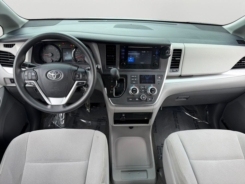 2017 Toyota Sienna L 7 Passenger