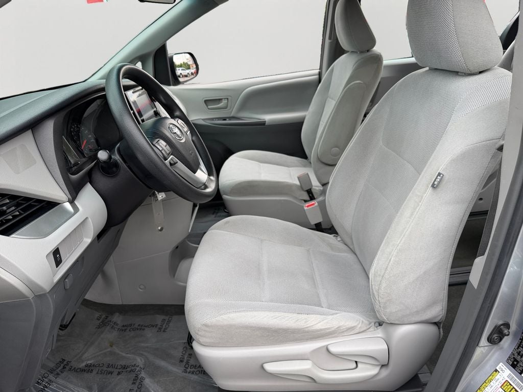 2017 Toyota Sienna L 7 Passenger
