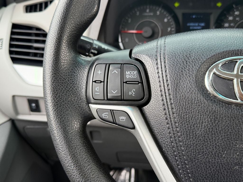 2017 Toyota Sienna L 7 Passenger