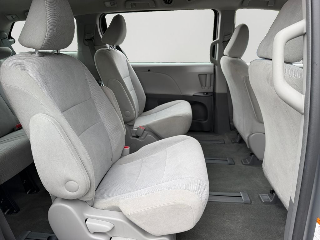 2017 Toyota Sienna L 7 Passenger