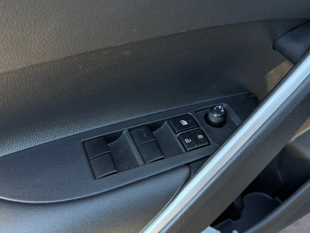 2023 Toyota Corolla Cross LE AWD!