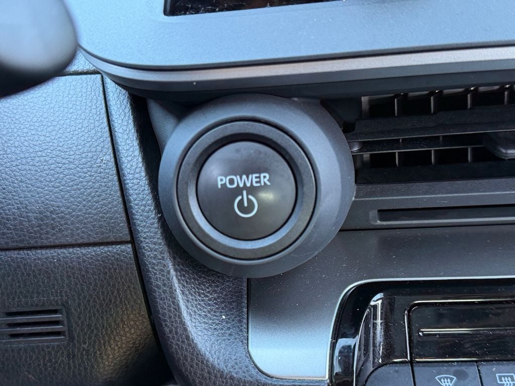 2025 Toyota Prius LE