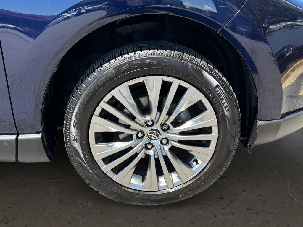 2022 Toyota Venza XLE