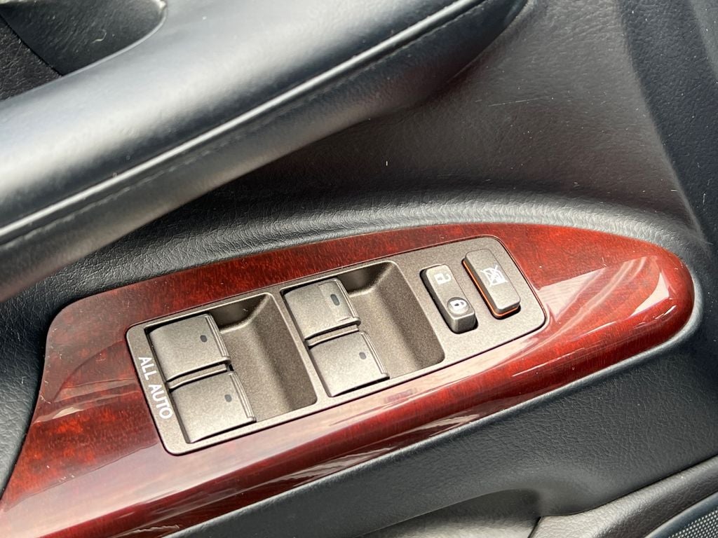 2013 Lexus LX 570 570 Low Miles w/ Rear Entertainment!