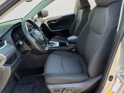 2023 Toyota RAV4 Hybrid XLE W/ SUNROOF!
