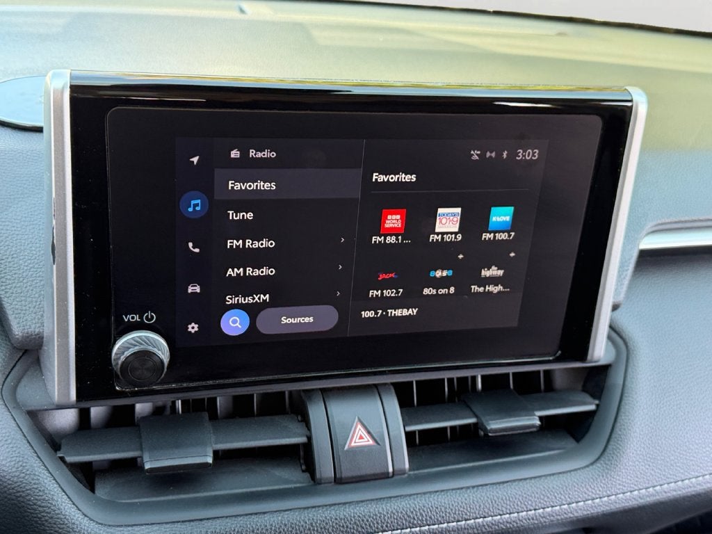 2023 Toyota RAV4 Hybrid XLE W/ SUNROOF!
