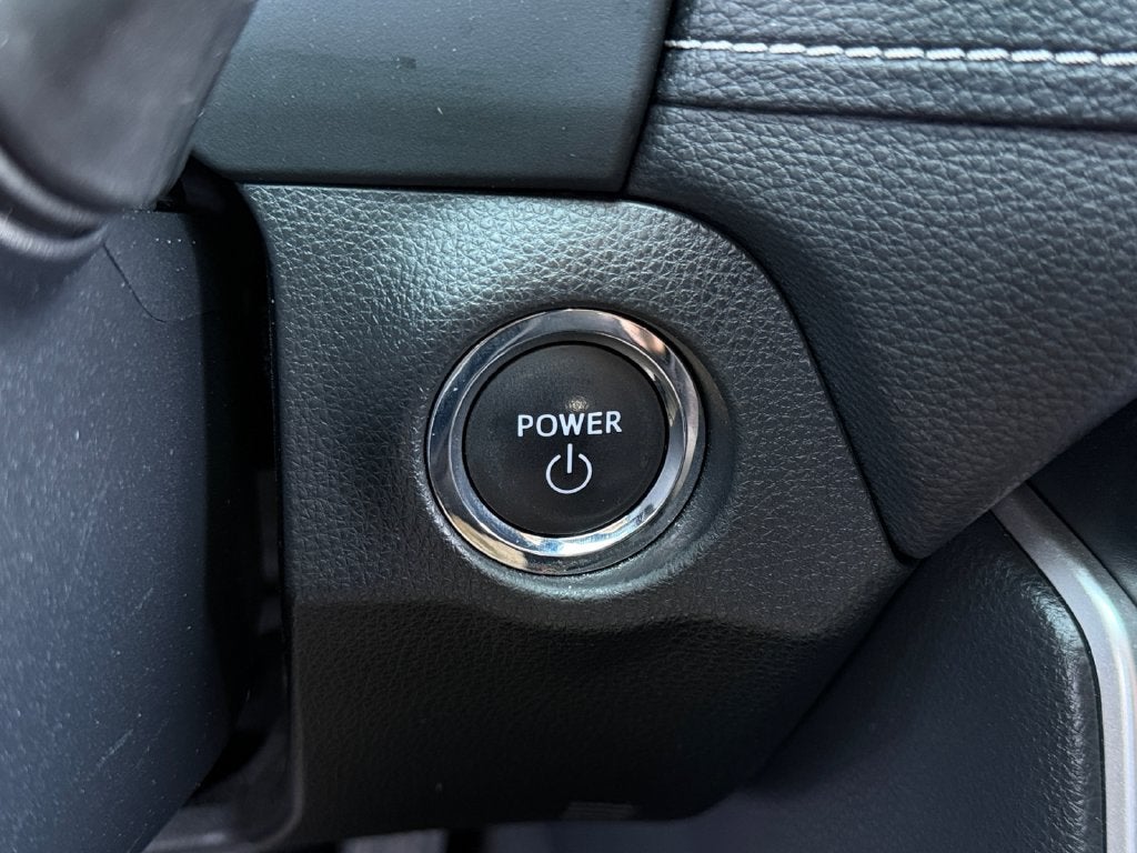 2023 Toyota RAV4 Hybrid XLE W/ SUNROOF!