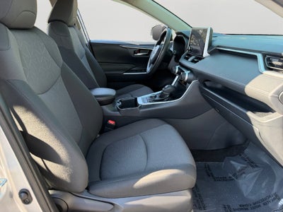 2023 Toyota RAV4 Hybrid XLE W/ SUNROOF!