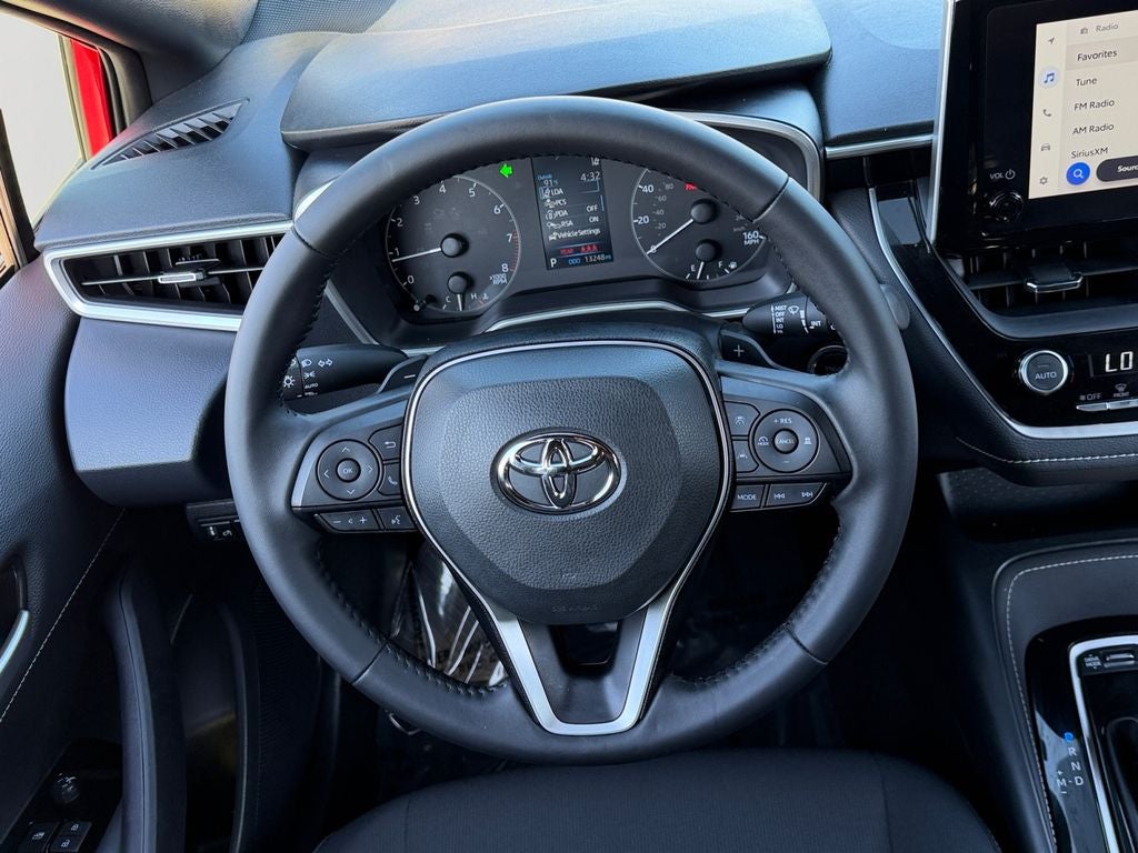 2025 Toyota Corolla Hatchback SE