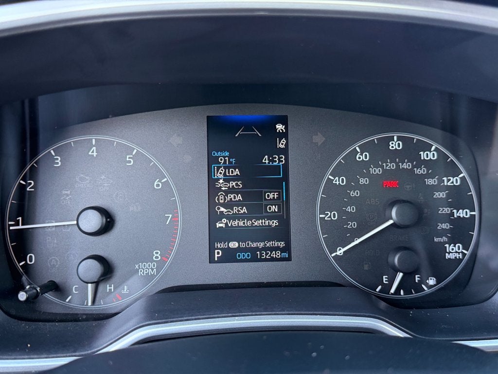 2025 Toyota Corolla Hatchback SE