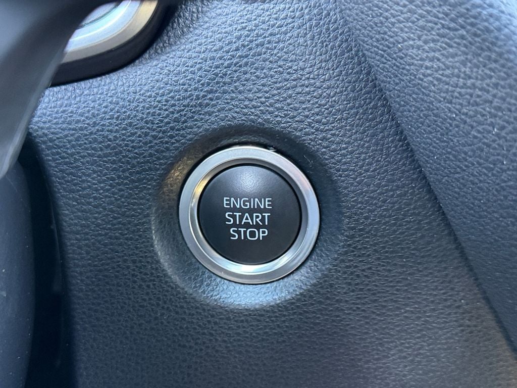 2025 Toyota Corolla Hatchback SE