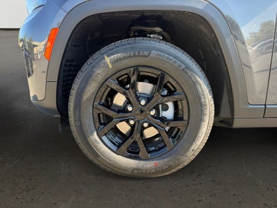 2026 Jeep Grand Cherokee Laredo Altitude