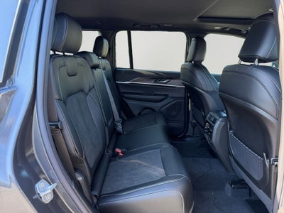 2026 Jeep Grand Cherokee Laredo Altitude