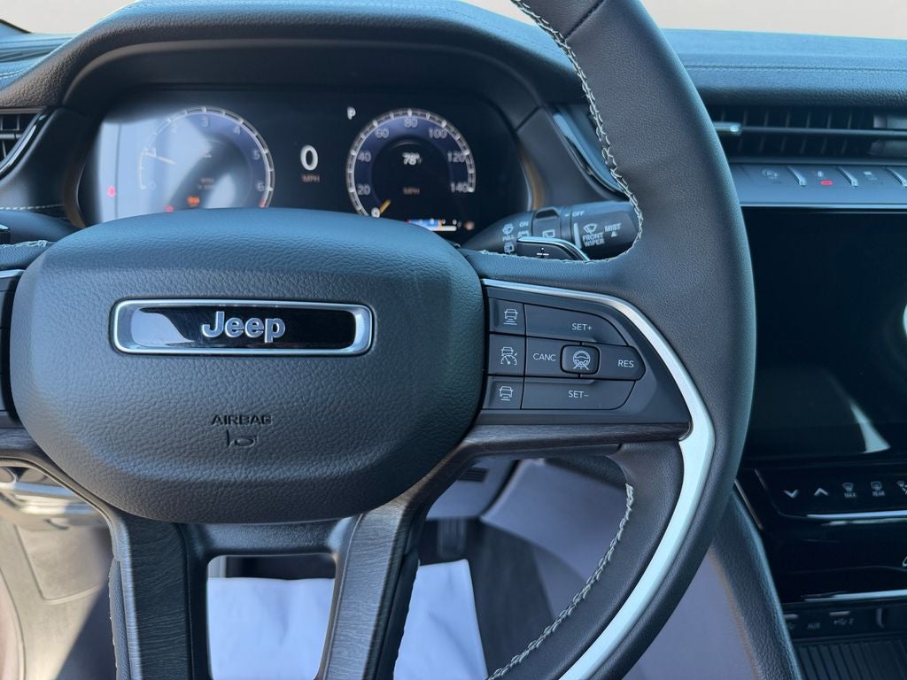 2026 Jeep Grand Cherokee Laredo Altitude