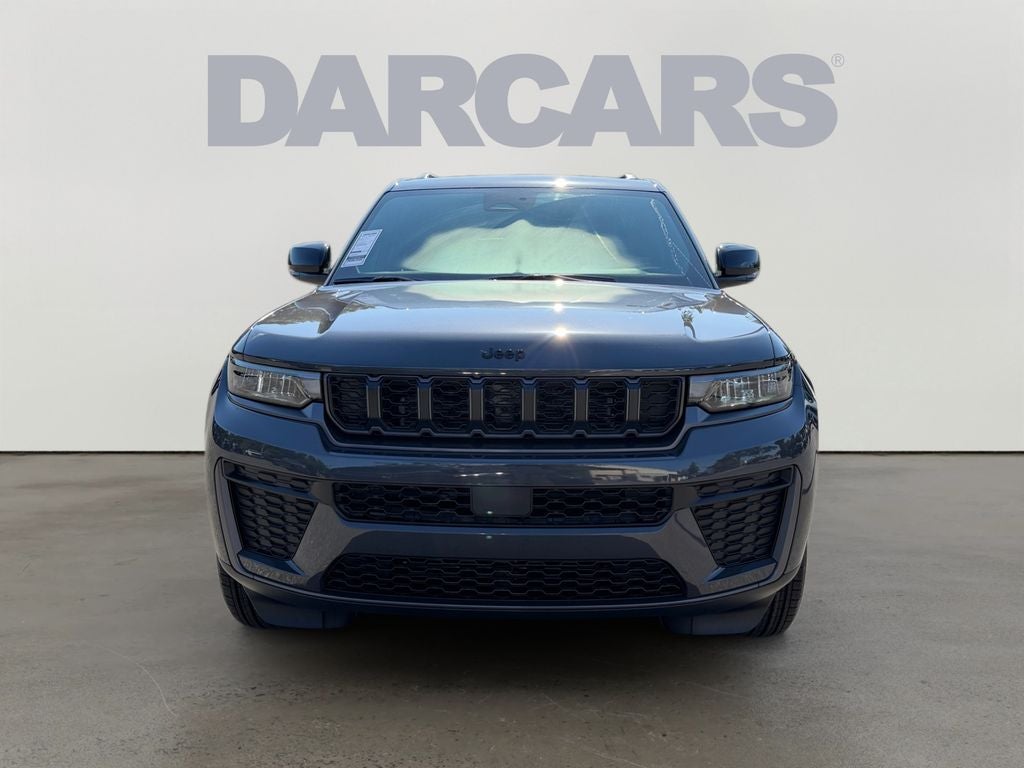 2026 Jeep Grand Cherokee Laredo Altitude