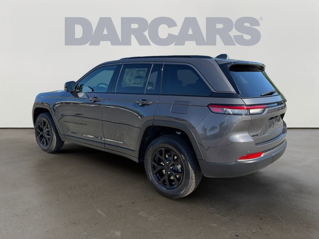 2026 Jeep Grand Cherokee Laredo Altitude