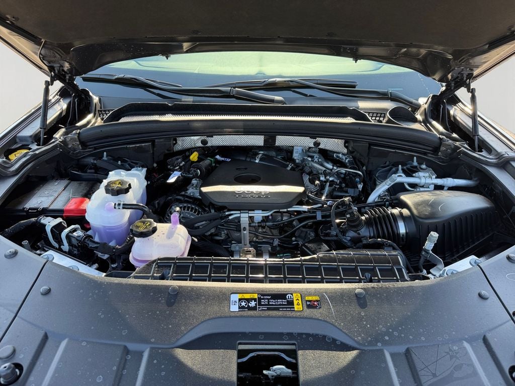 2026 Jeep Grand Cherokee Laredo Altitude