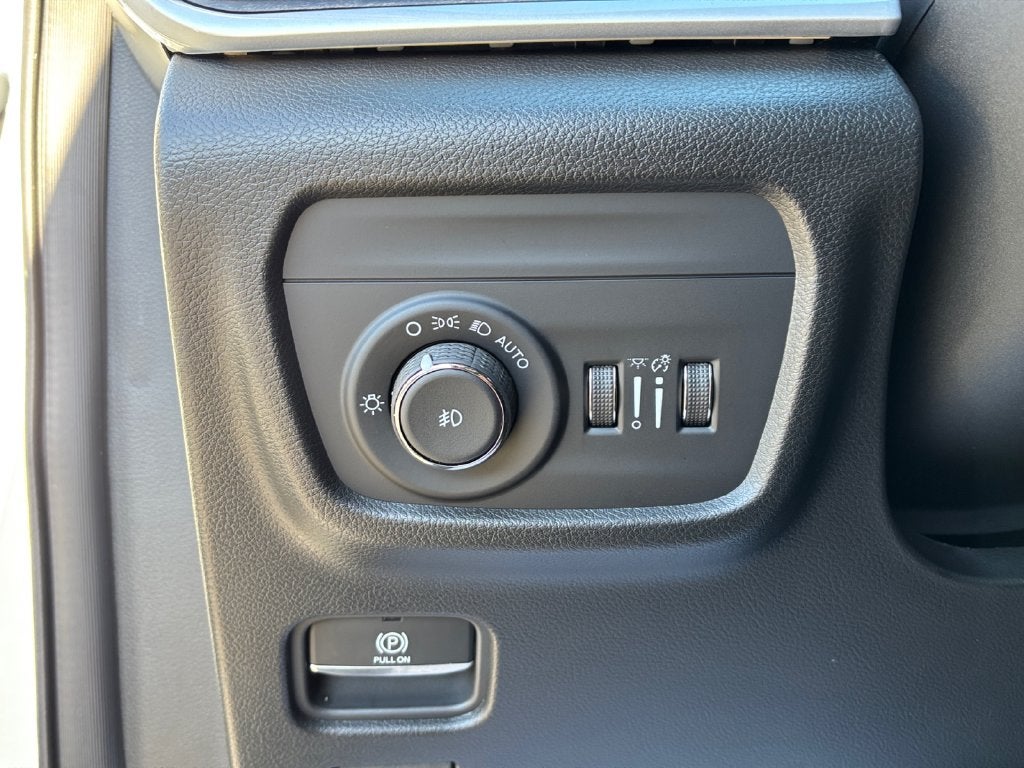 2027 Jeep Grand Cherokee Limited Reserve