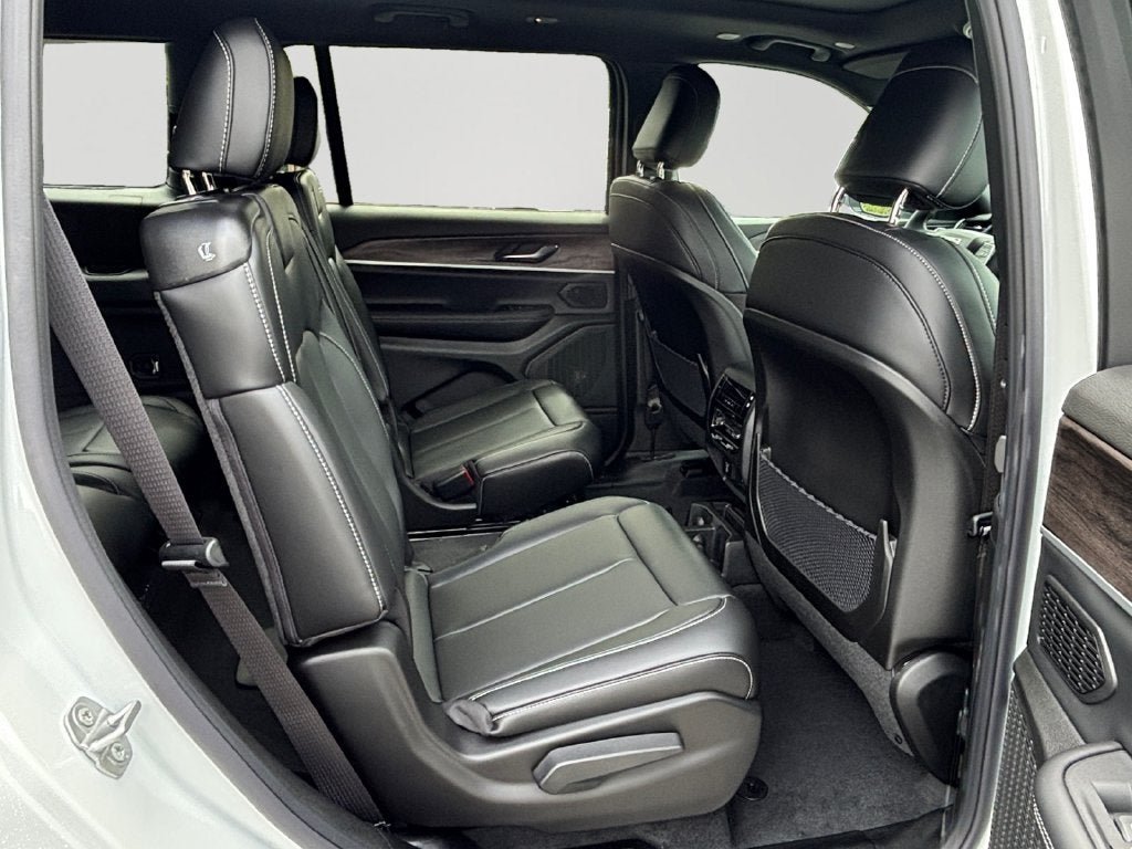2027 Jeep Grand Cherokee L Limited
