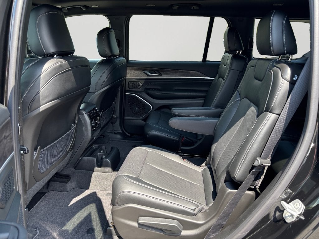 2027 Jeep Grand Cherokee L Limited Reserve