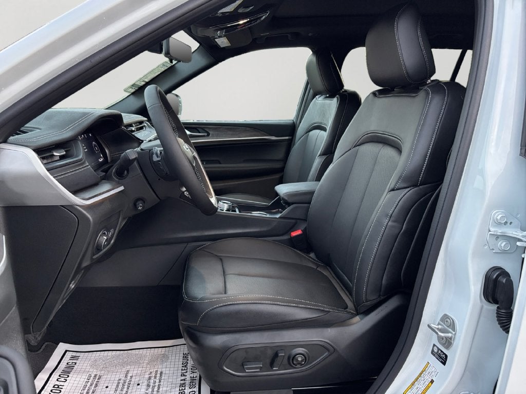 2027 Jeep Grand Cherokee L Limited Reserve