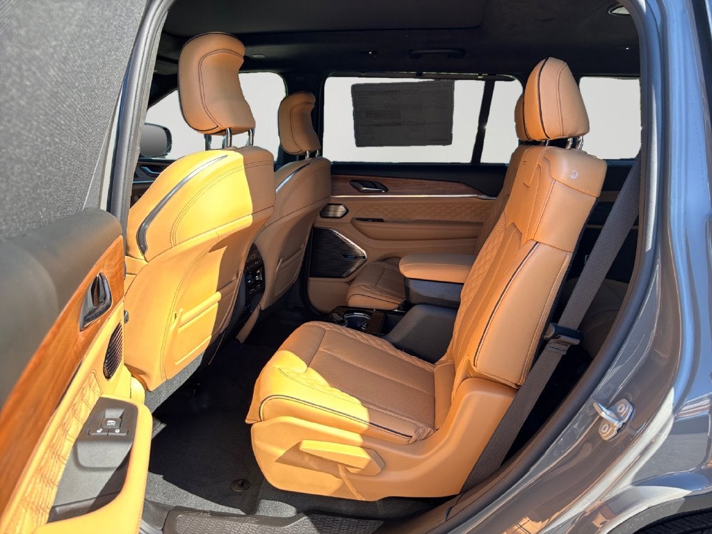 2027 Jeep Grand Cherokee L Summit