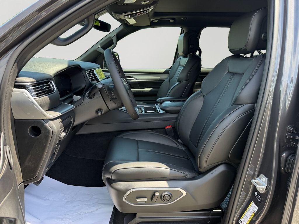 2026 Jeep Grand Wagoneer Base