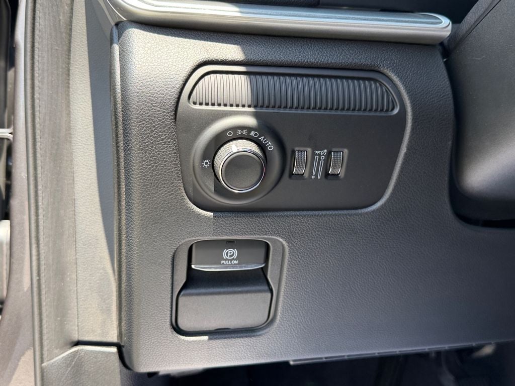 2026 Jeep Grand Wagoneer Base