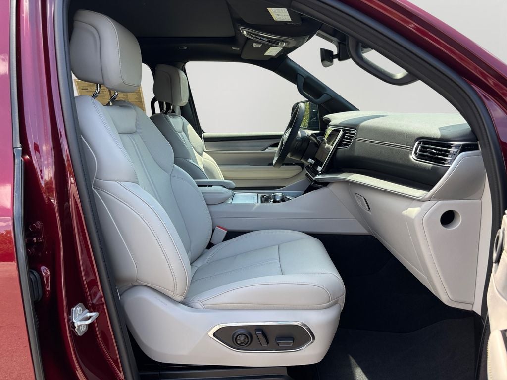 2026 Jeep Grand Wagoneer Limited Altitude