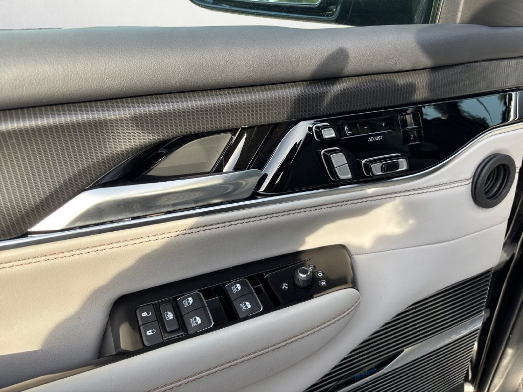 2026 Jeep Grand Wagoneer Summit Obsidian