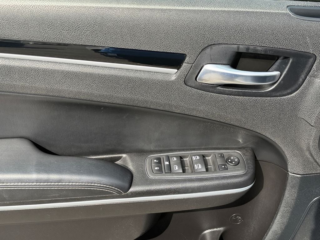 2022 Chrysler 300 S